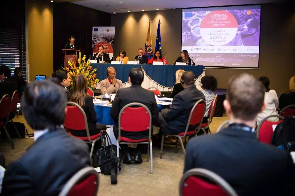 Copolad foro desarrollo alternativo bogot dic 2016 18 .jpg