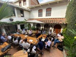 Espacio de encuentro de los laboratorios en el restaurante Cumbres de Cali