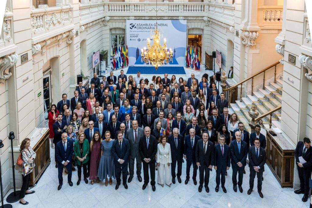 Asistentes a la Asamblea de AIAMP en Madrid